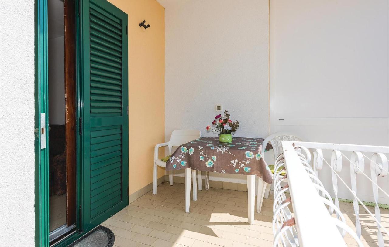Beautiful Apartment In Rogoznica With Wifi Εξωτερικό φωτογραφία