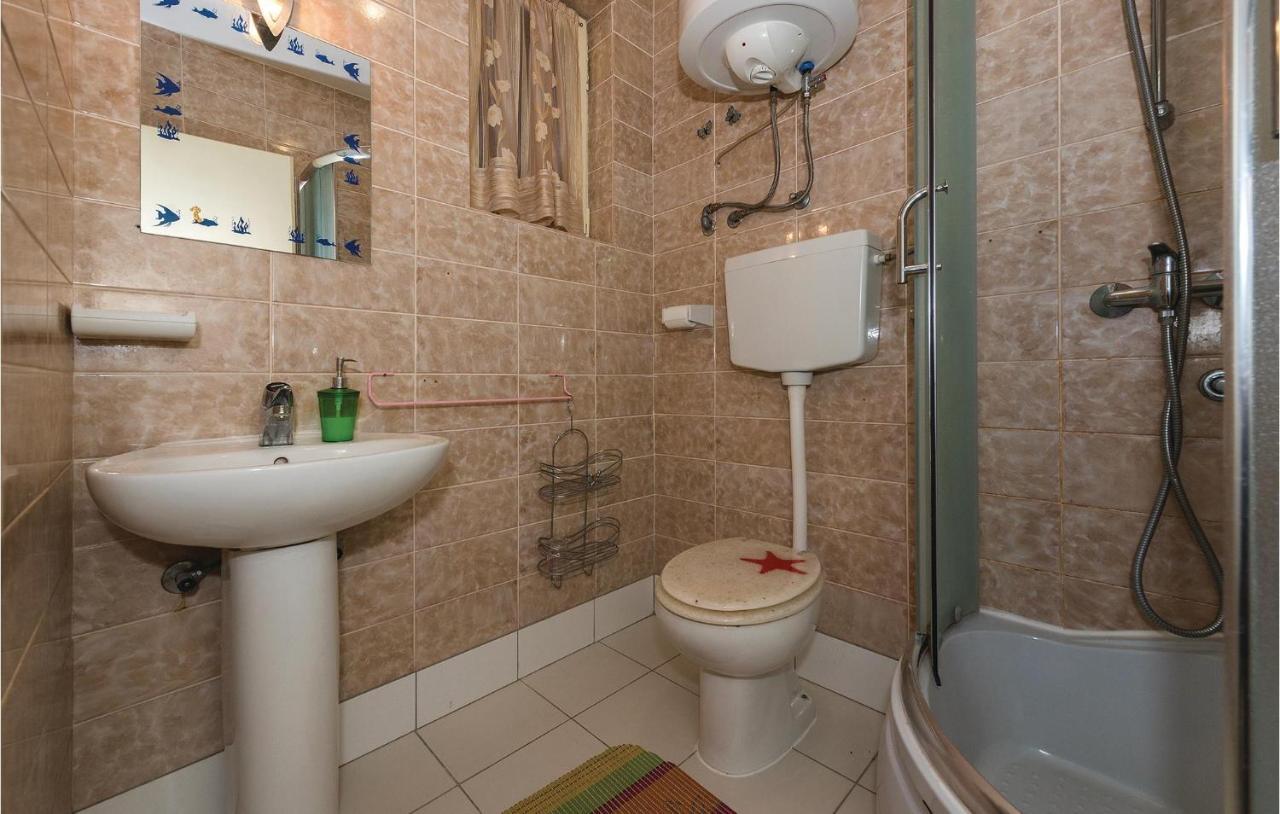 Beautiful Apartment In Rogoznica With Wifi Εξωτερικό φωτογραφία