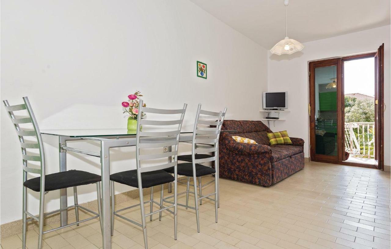 Beautiful Apartment In Rogoznica With Wifi Εξωτερικό φωτογραφία